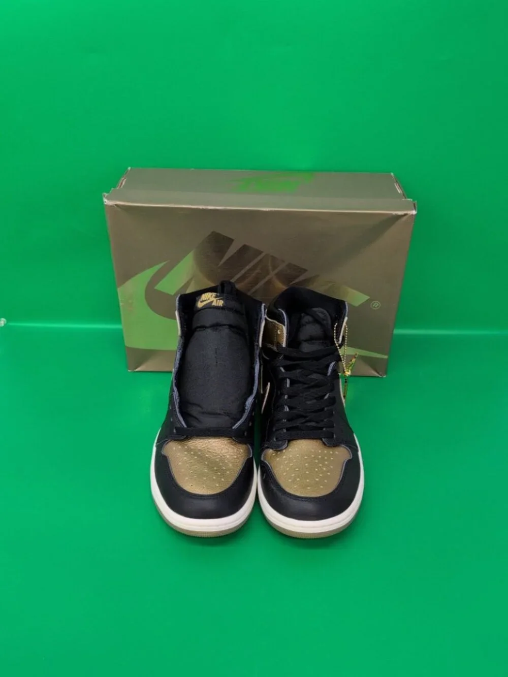 Nike Air Jordan 1 Retro High OG Men's Shoes US 10.5 Black Gold DZ5485-071